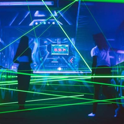  Laser Labyrinth: Odkryj magiczną siatkę laserowych zagadek i rozwiąż je bez strachu!